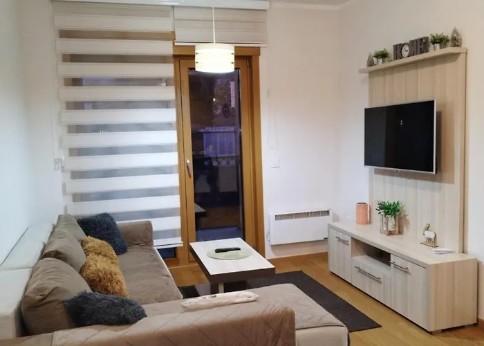 Air, アパート ズラティボール