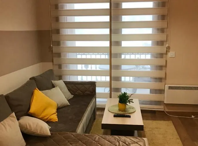 Air, アパート ズラティボール